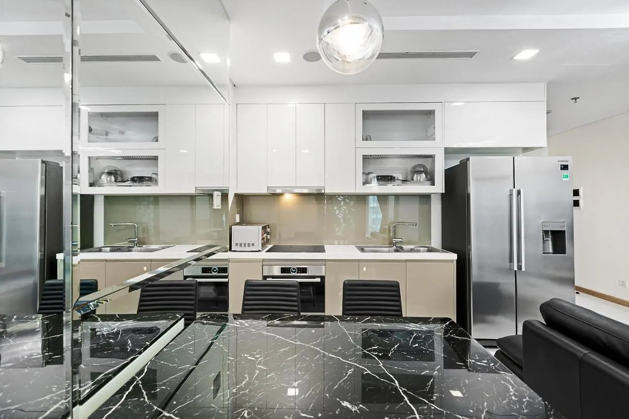 Happy Homes - Vinhomes Central Park Ho Chi Minh City Apartment