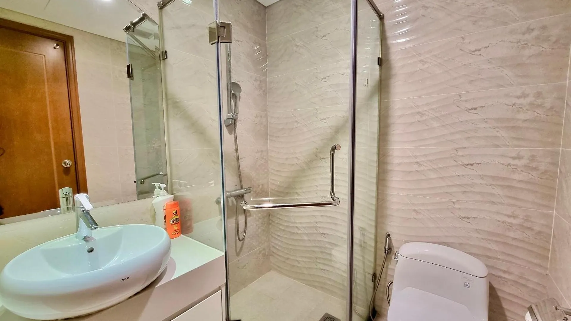 Happy Homes - Vinhomes Central Park Ho Chi Minh City Apartment